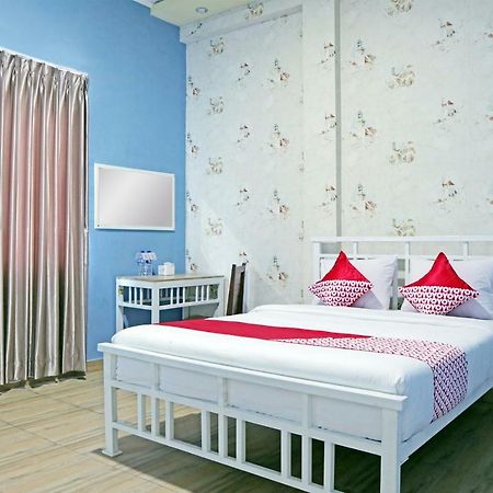 Oyo 1386 Hotel Grand Gabelo Bukittinggi Bagian luar foto
