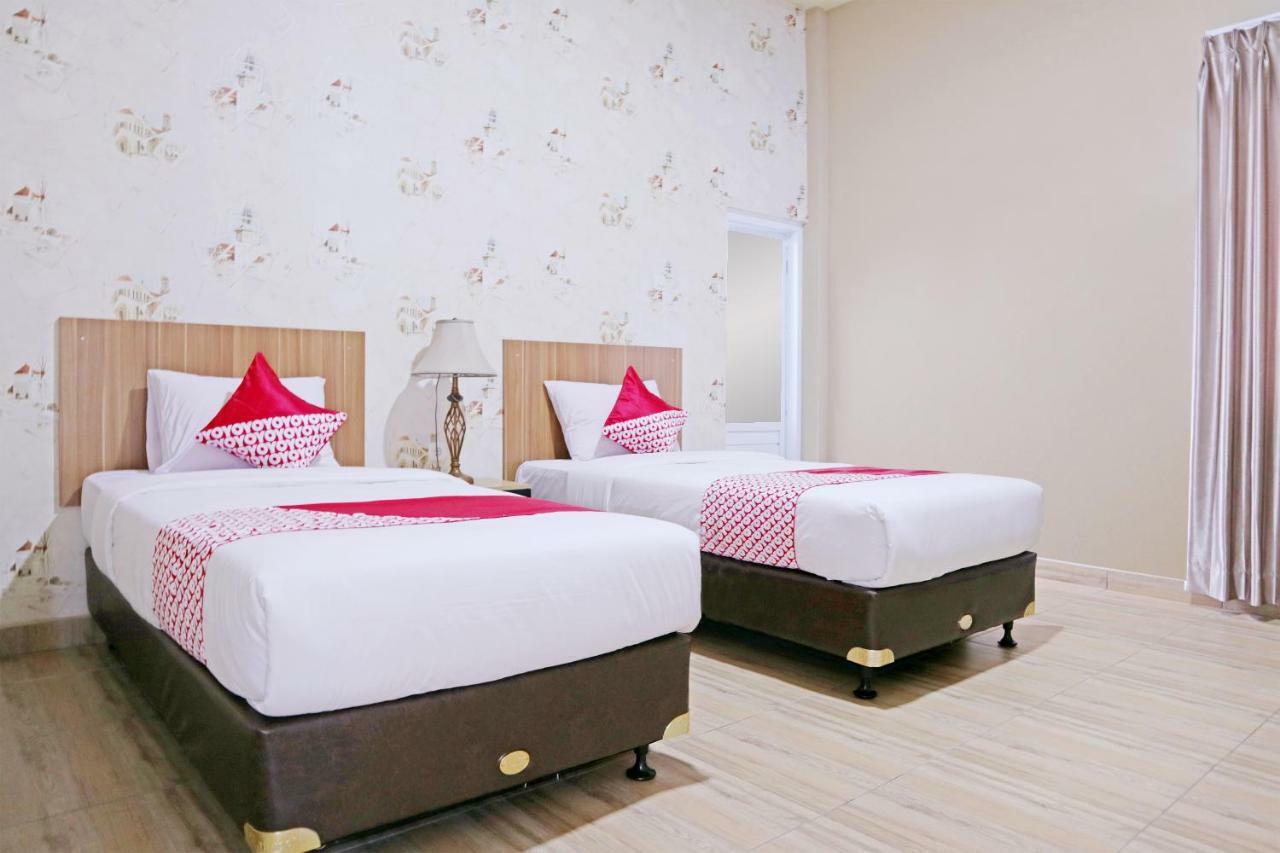 Oyo 1386 Hotel Grand Gabelo Bukittinggi Bagian luar foto
